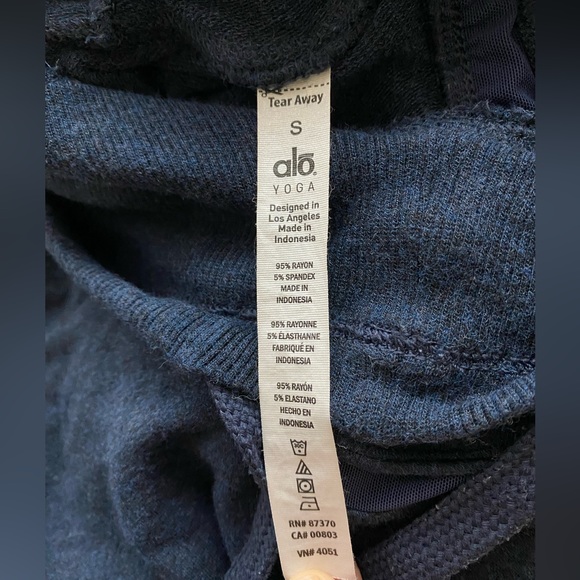 Alo Hoodie - Picture 4 of 4